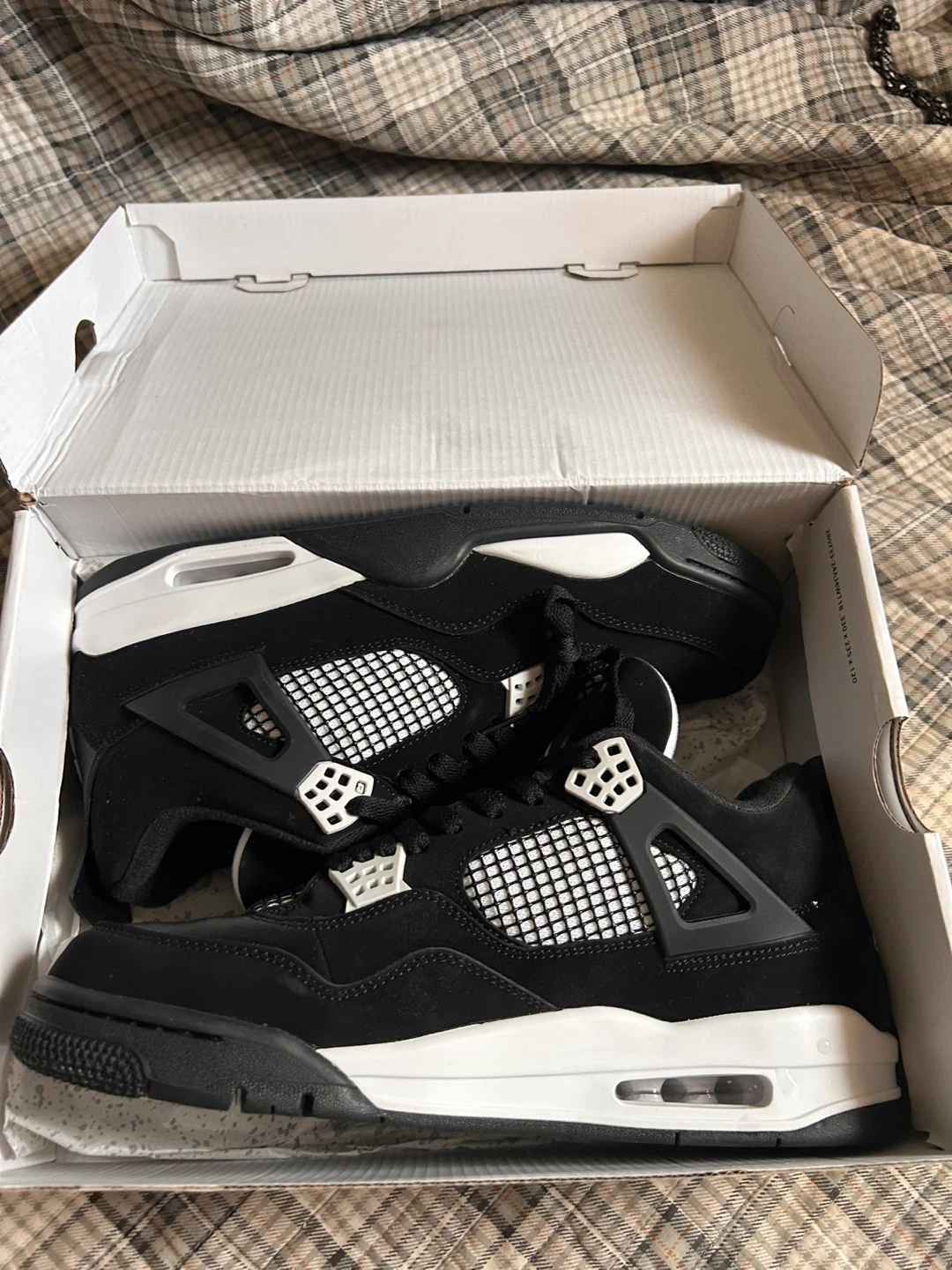 Jordan 4 white thunders size 13 Sneakers - photo 3