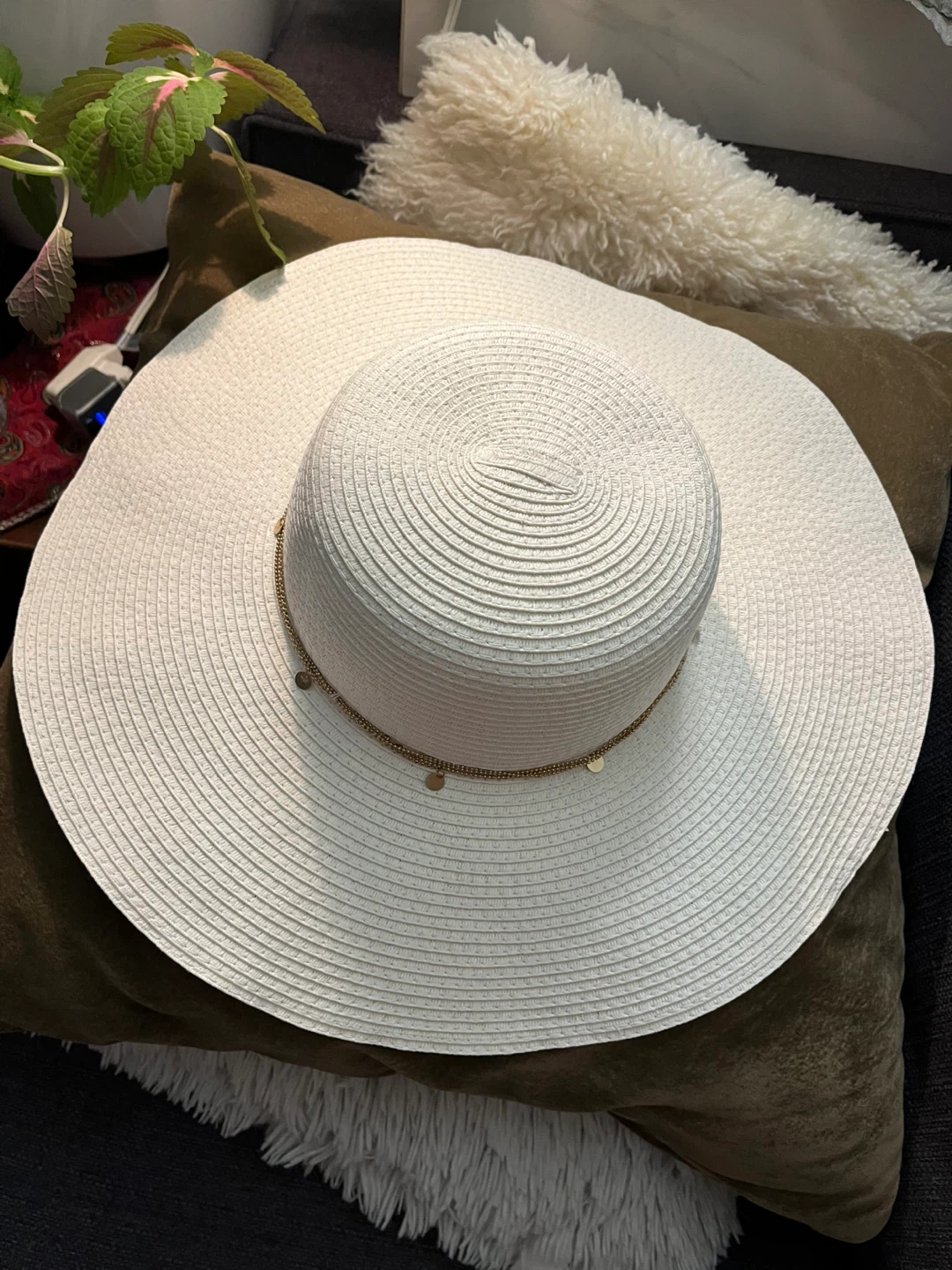 White Wide Brim Sun Hat with Gold Chain Detail - photo 4