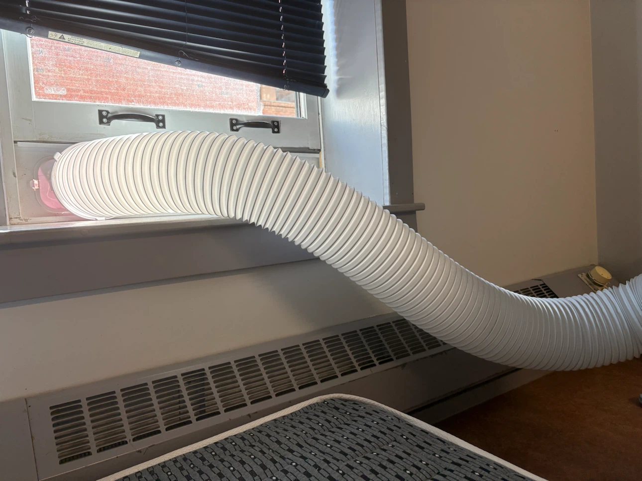 Air conditioner - photo 2