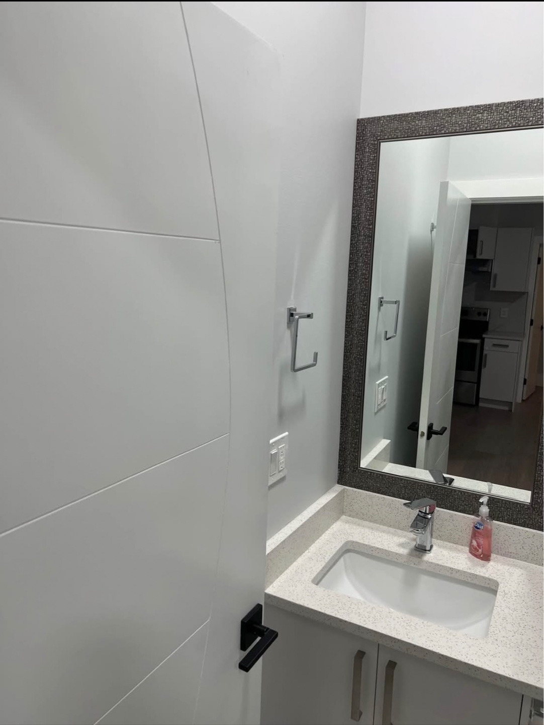 Basement for rent - photo 5