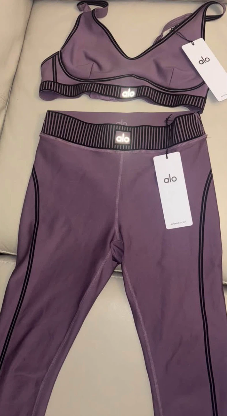 ALO Yoga Bra and leggings set - photo 3