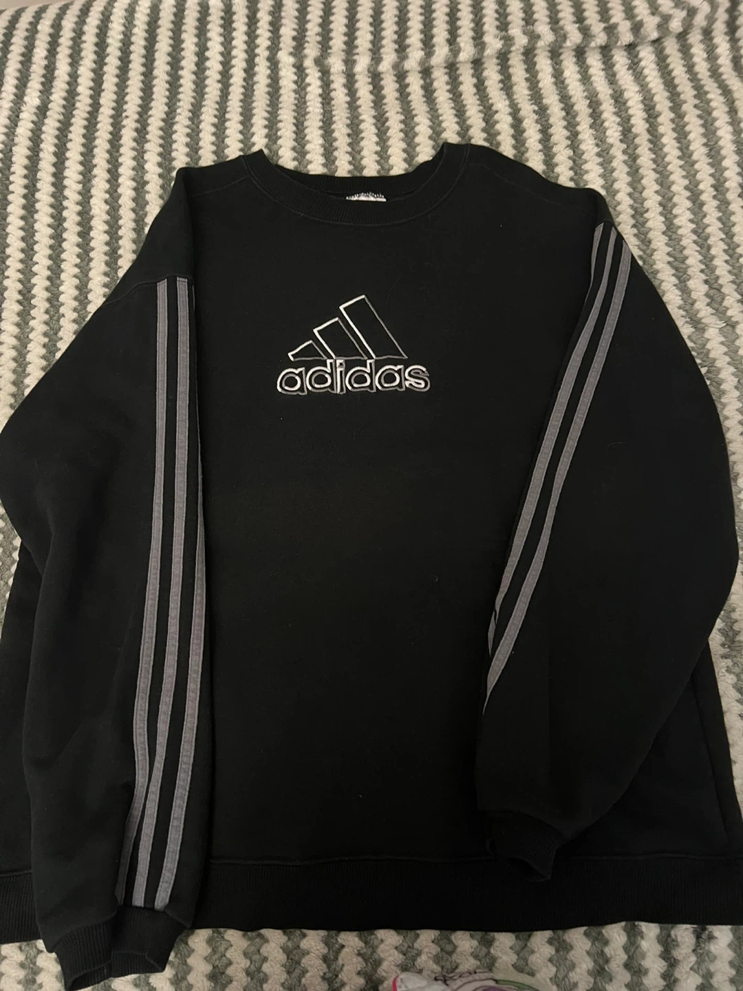 15$ Adidas Shirt & Champion Black Cargo Pants