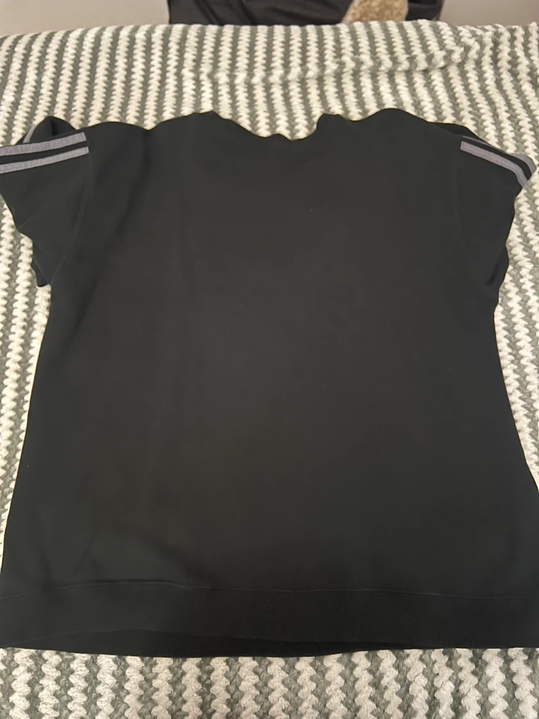 15$ Adidas Shirt & Champion Black Cargo Pants - photo 2