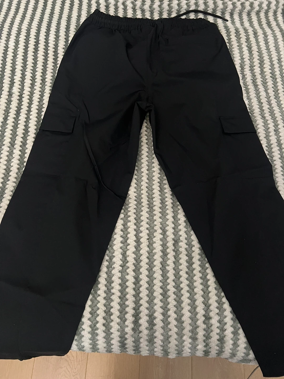 15$ Adidas Shirt & Champion Black Cargo Pants - photo 3