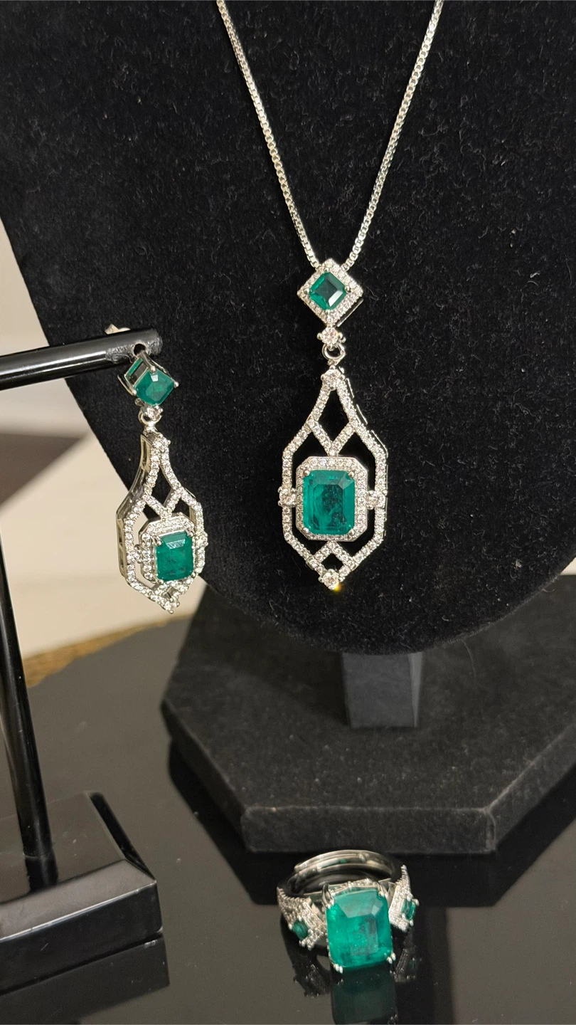 18k Emerald and Silver Tone Jewellery Set - photo 3