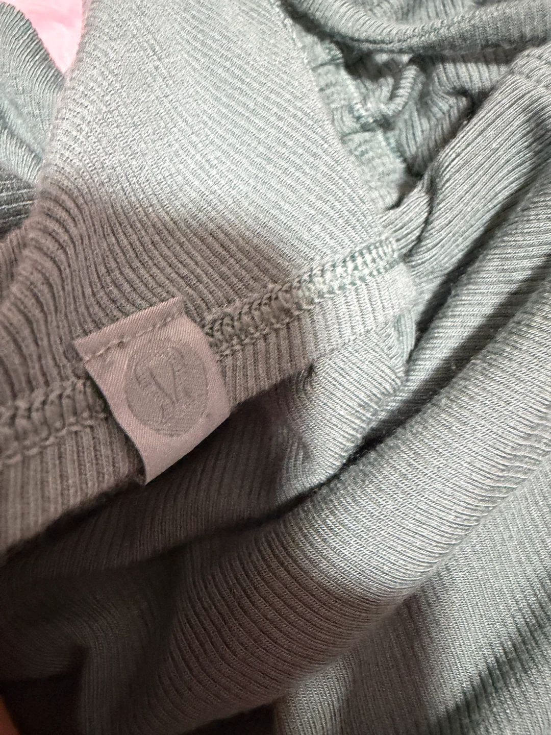 Lululemon Ruched Ribbed T-Shirt - photo 3