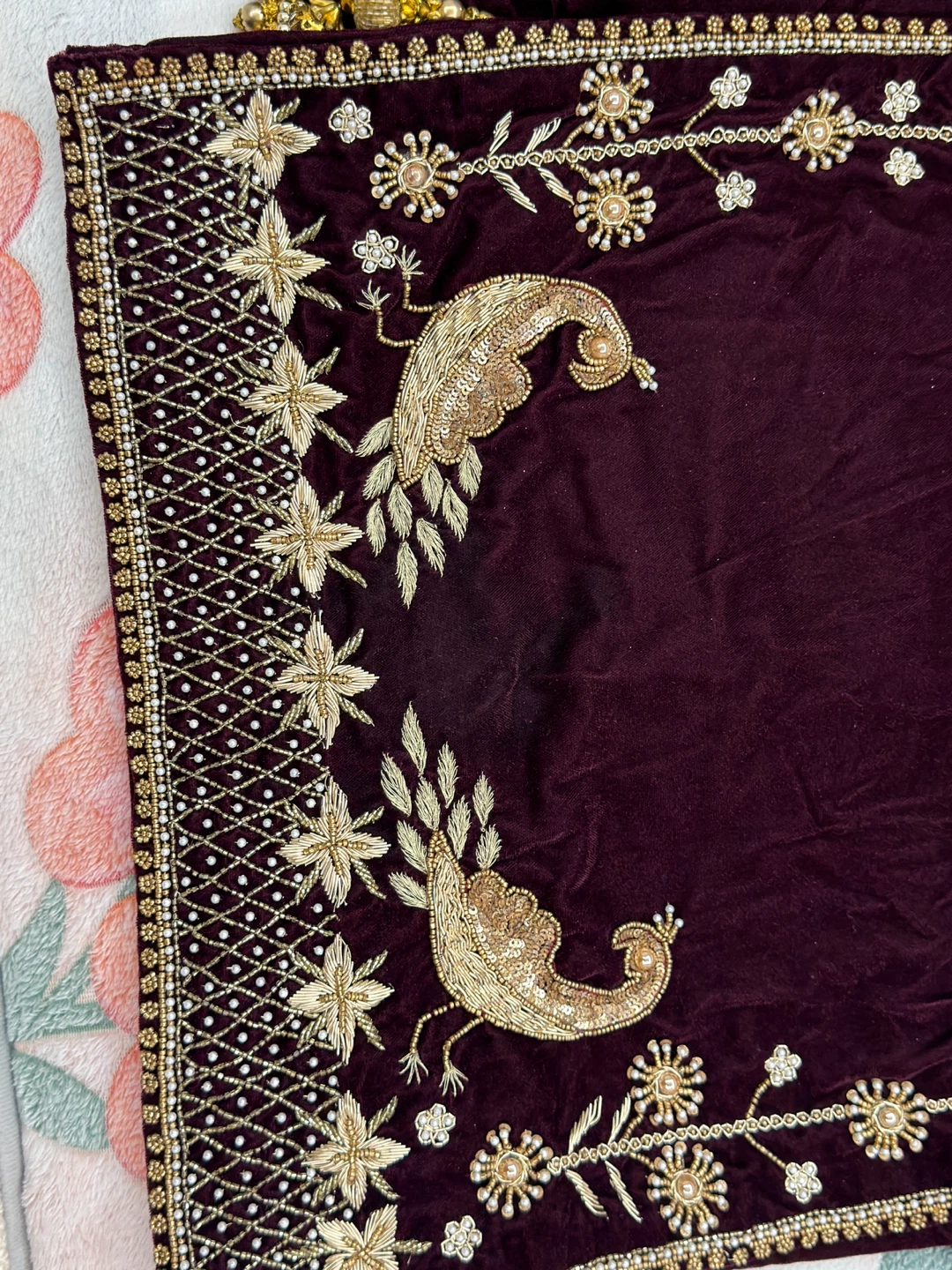 Velvet salwar suit  with Embroidered Dupatta - photo 2