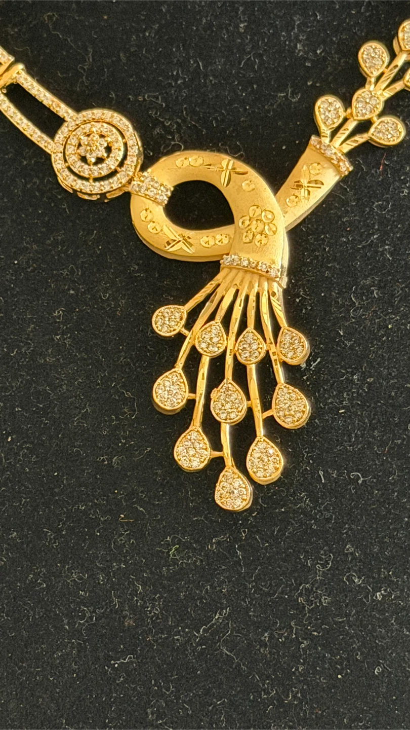 Gold-Tone Necklace and Earrings Set with Rhinestones - photo 5