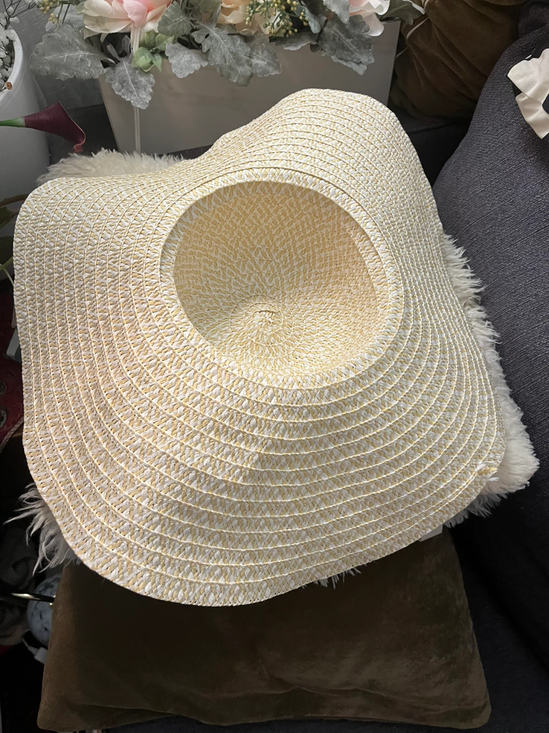 Oversized Extra Wide-Brim Woven Straw Sun Hat – 21.5" Diameter - photo 3