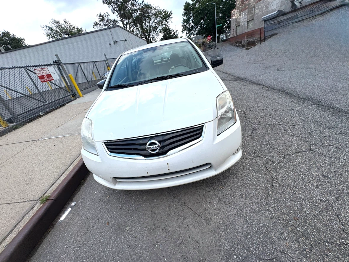 2012 Nissan Sentra sedan - photo 3
