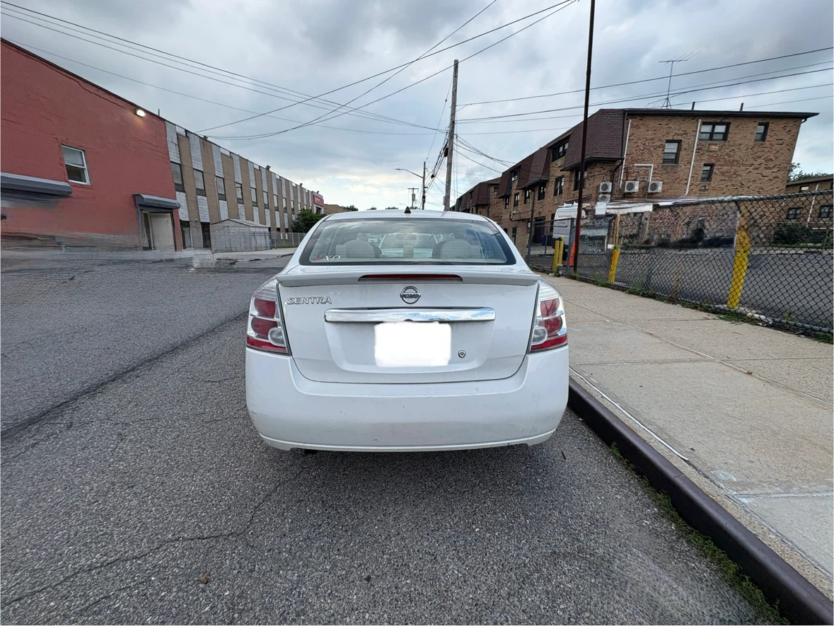 2012 Nissan Sentra sedan - photo 4