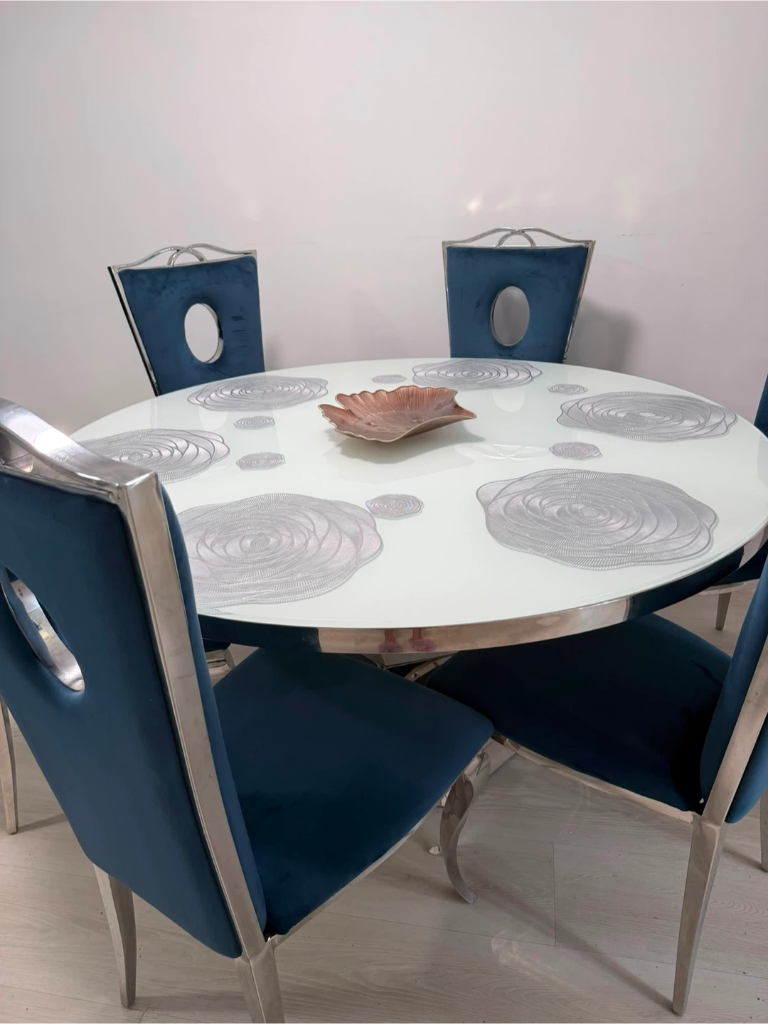 Round Dining Table and 6Chairs Set