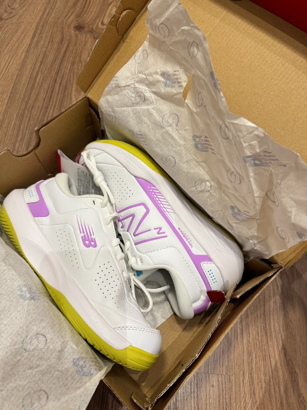 New Balance 696 Tennis Shoes White/Purple Size 8 US