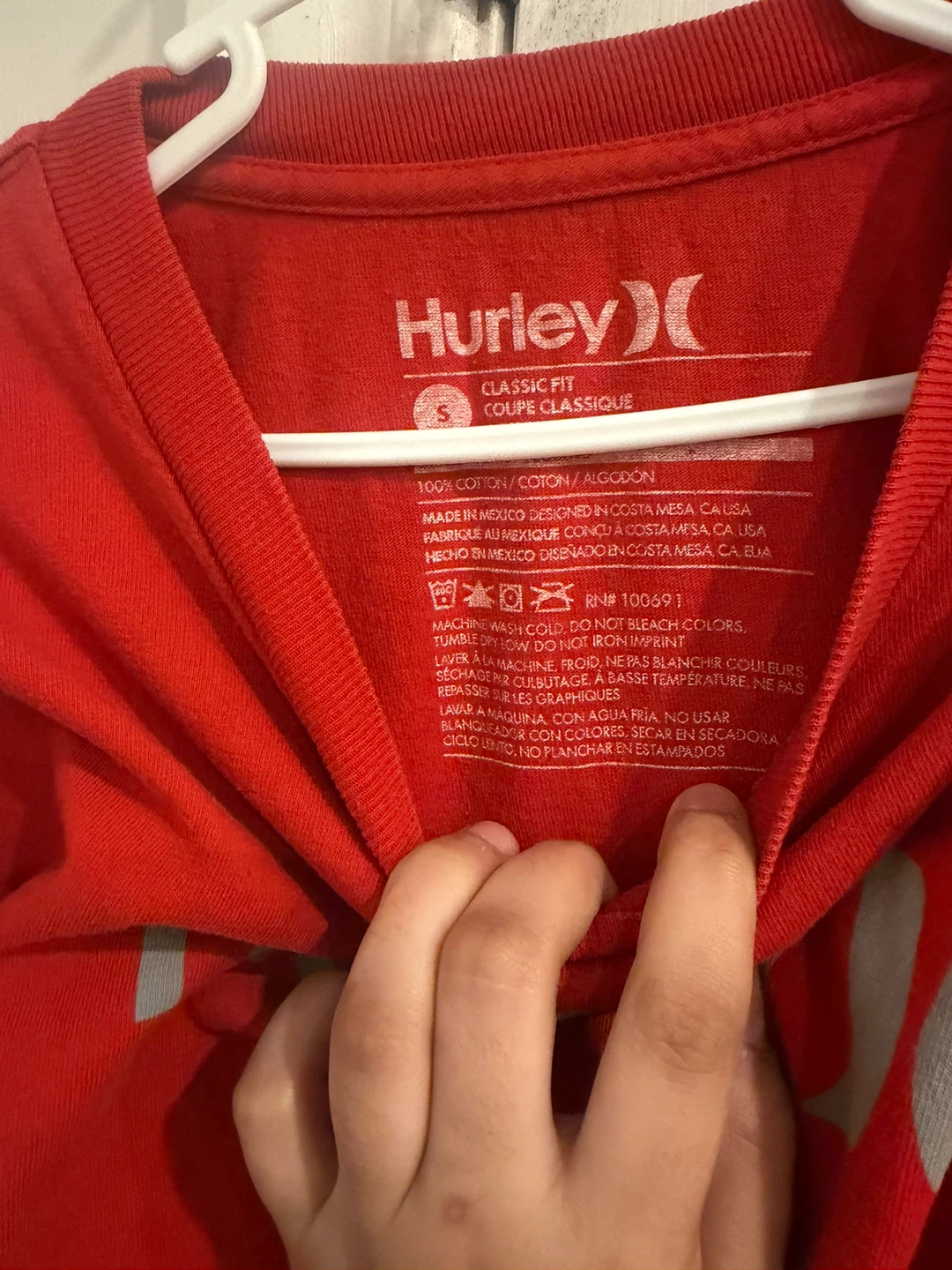 Hurley Classic Fit Red T-Shirt