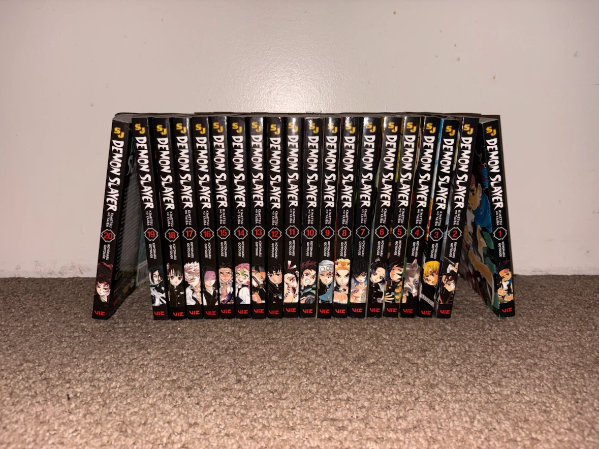 Demon Slayer: Kimetsu no Yaiba Manga Set - photo 2