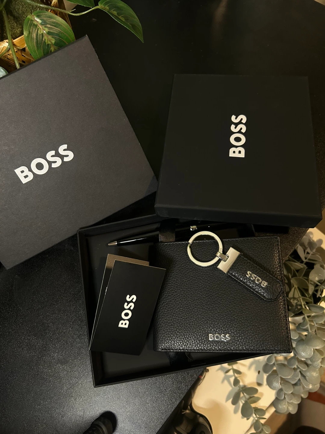 BOSS Wallet, Keychain, and fountain pen Gift Set (Brand New)