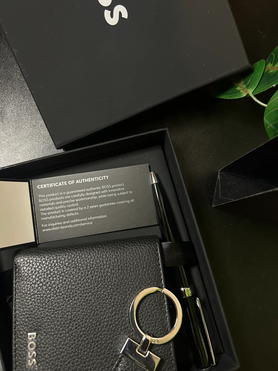 BOSS Wallet, Keychain, and fountain pen Gift Set (Brand New) - photo 2