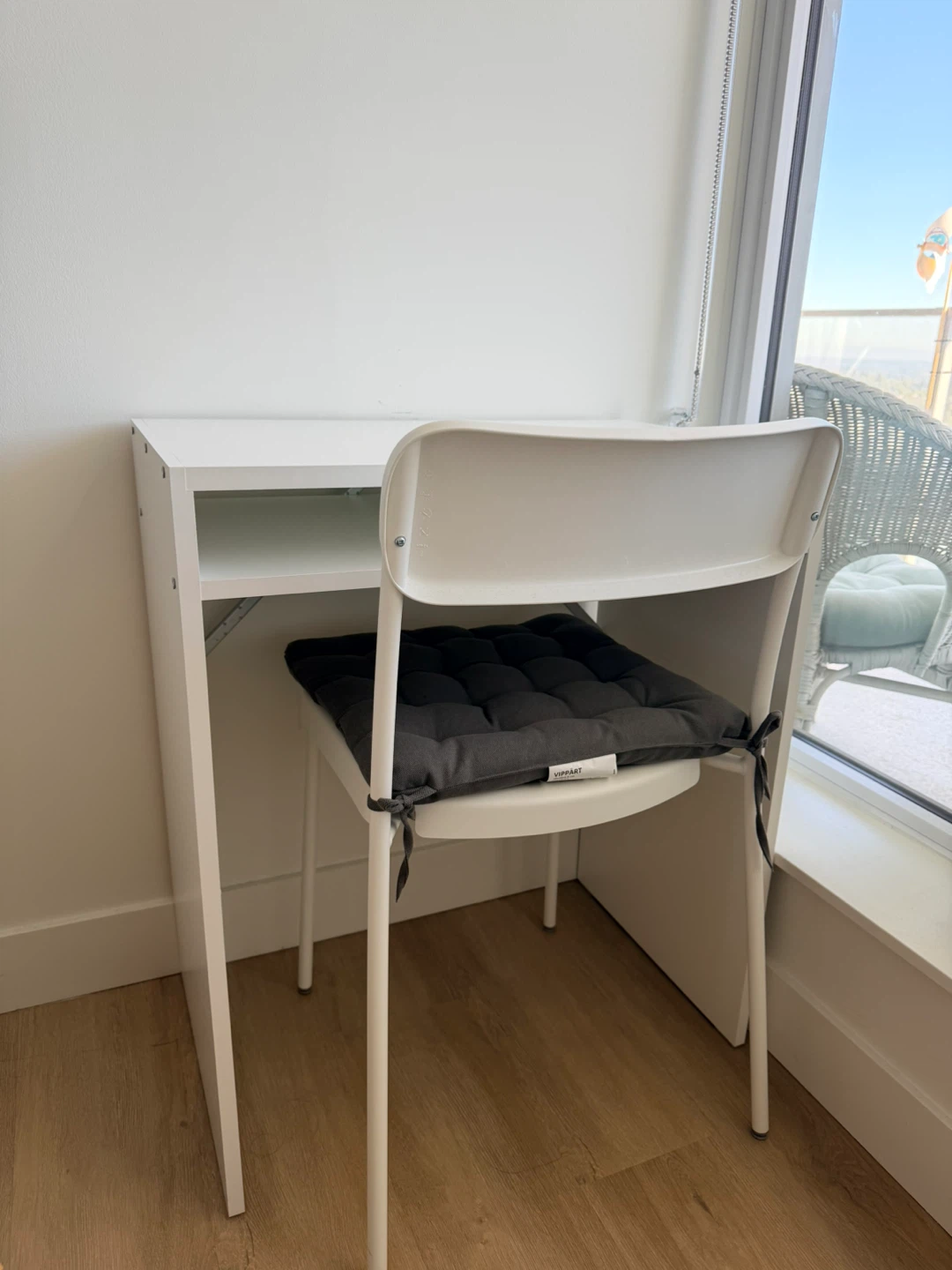 IKEA small desk with chair and cushion - photo 4