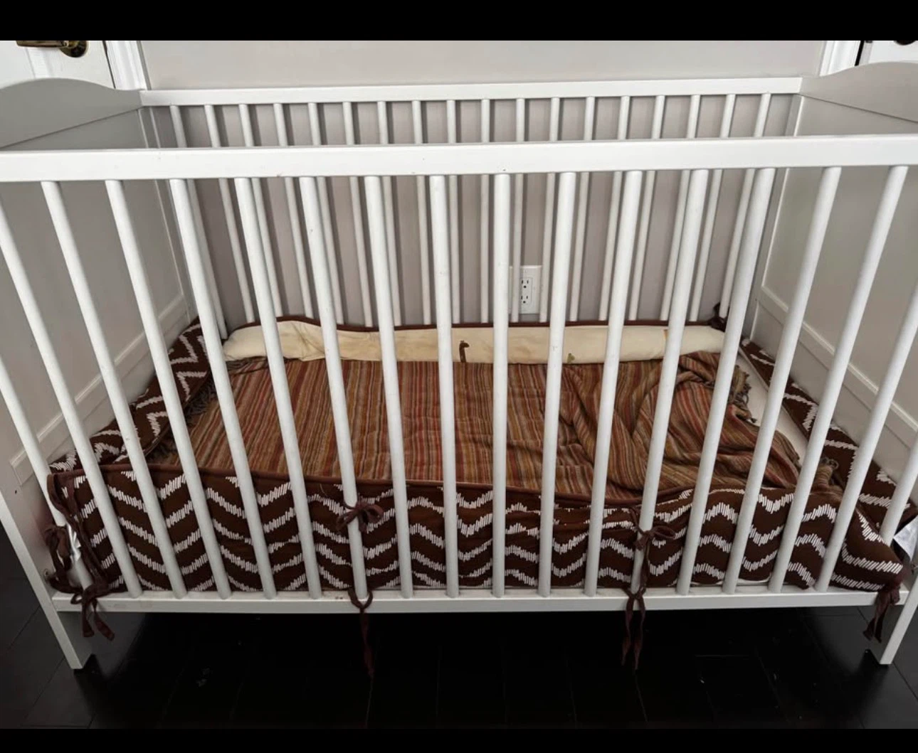 Crib - photo 2