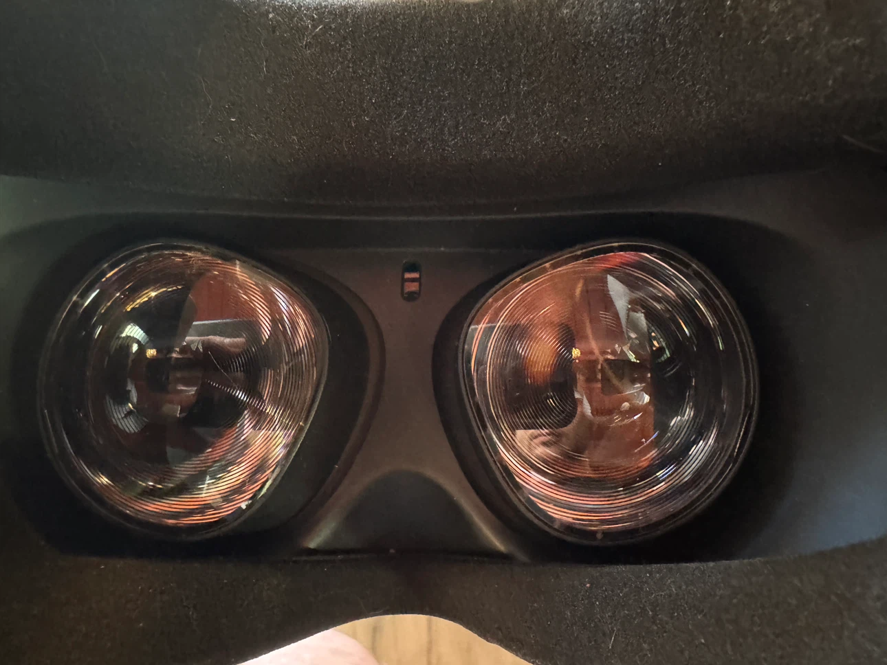 Oculus Quest 2 VR Headset with Controllers and Case - photo 3