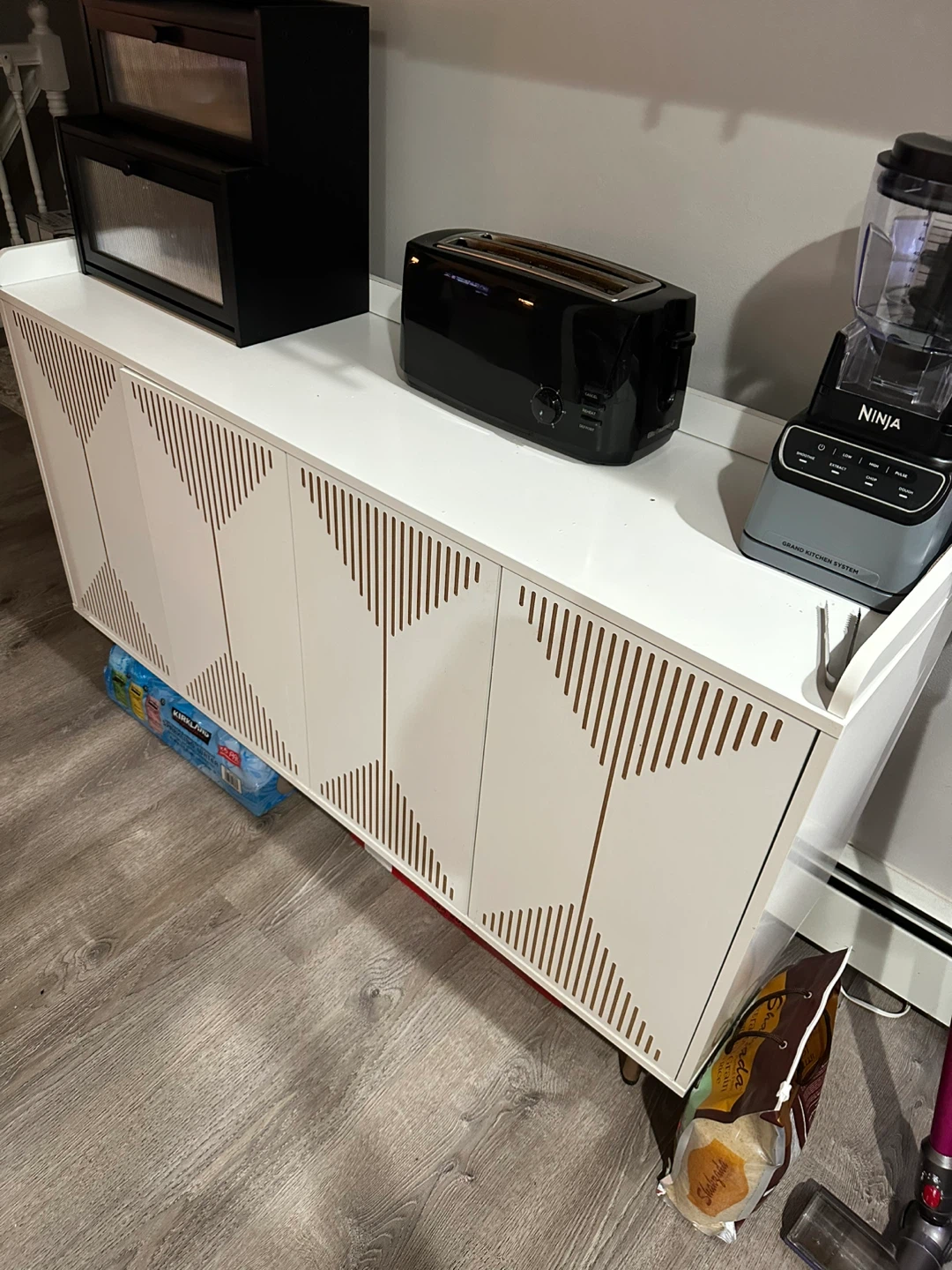 White Sideboard Cabinet with Geometric Pattern - photo 3