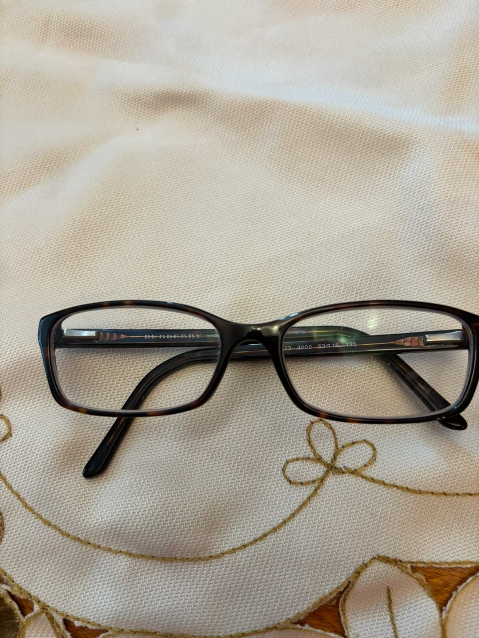 Women’s eyeglass frames