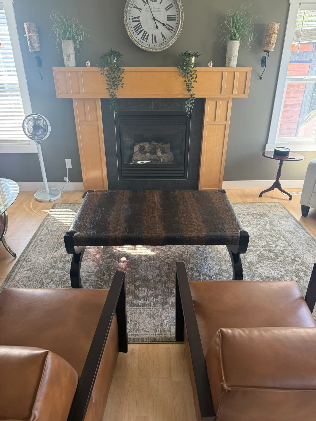 Faux alligator skin coffee table. - photo 2