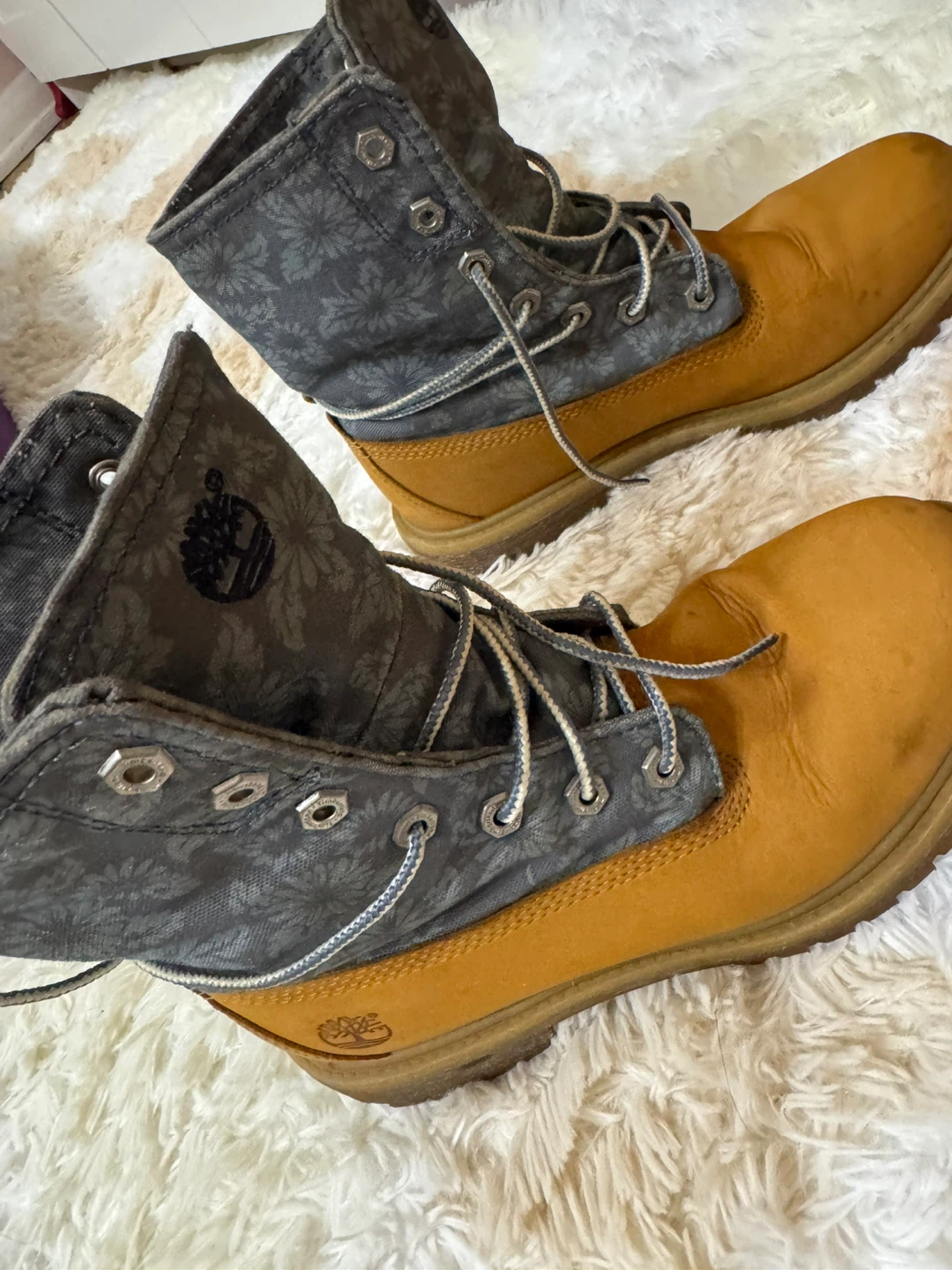 Timberland Boots with Floral Print Cuff - photo 4