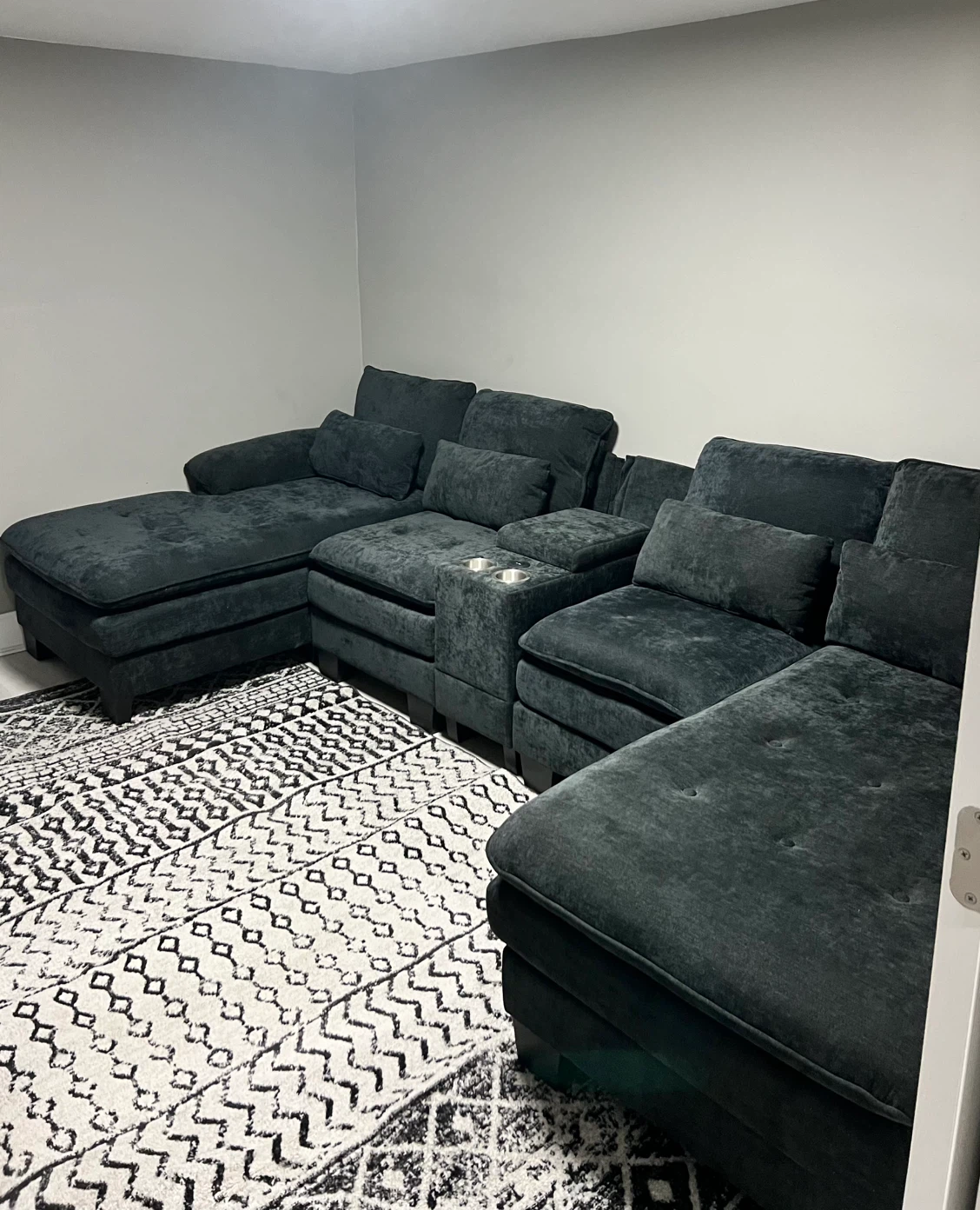 Large Sectional Sofa with Chaise and Cup Holders - photo 2