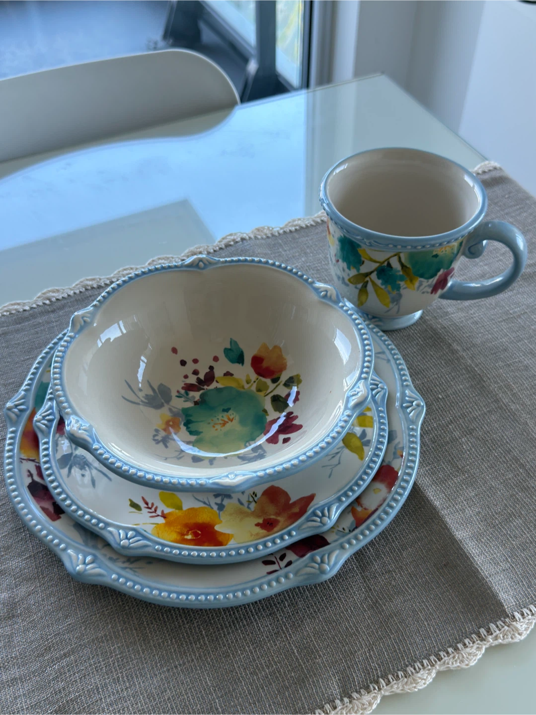The Pioneer Woman Floral Dinnerware Set