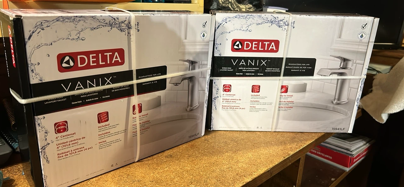 2 Delta Vanix Single Hole Lavatory Faucet