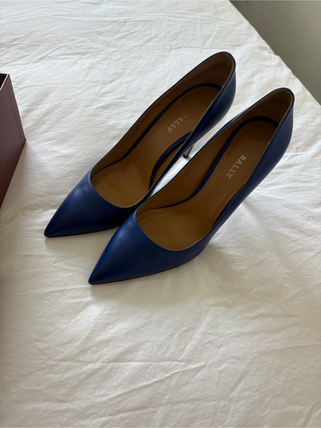 Bally Blue Leather Pointed Toe Heels - Size 42 - photo 5
