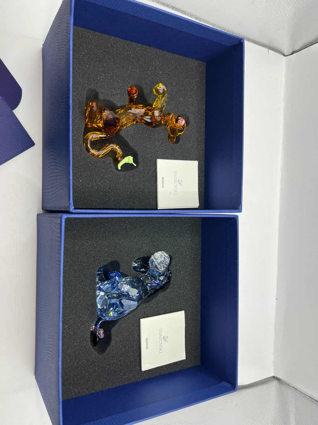 Swarovski Crystal Winnie the Pooh and Tigger Figurines - photo 2