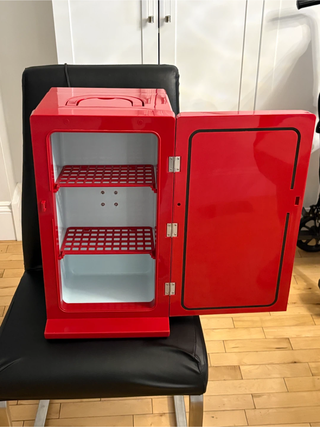 Retro Coca-Cola 5¢ Mini Fridge – Vintage Style Portable Cooler - photo 4