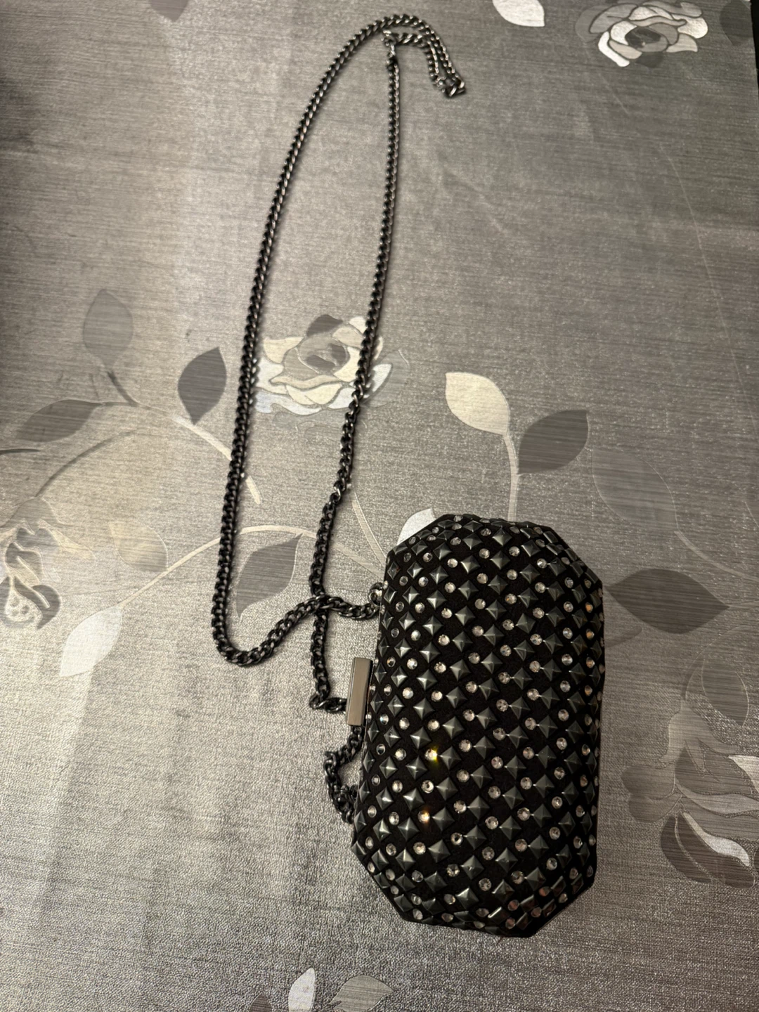 H&M Black Embellished Clutch with Chain - photo 2
