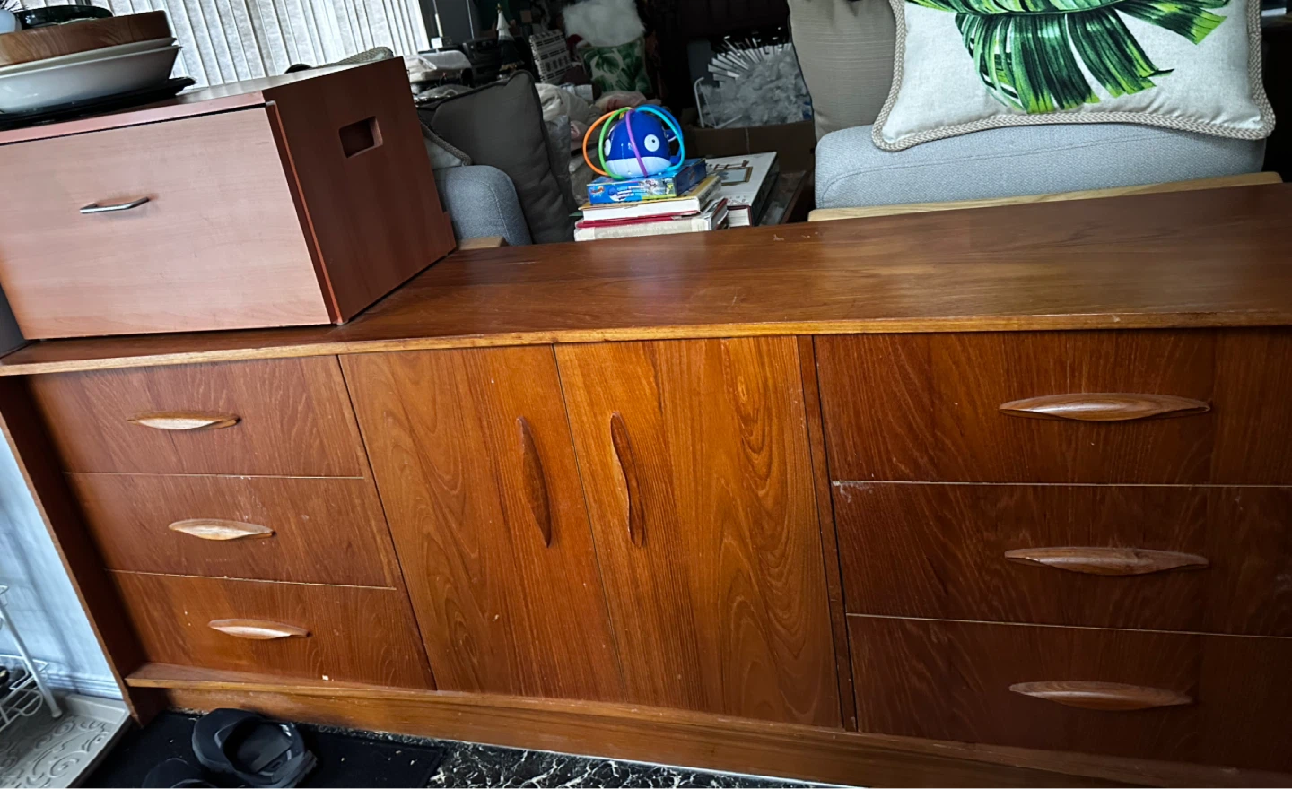 Free 🚚…. Mid Century Modern Teak console 🍁