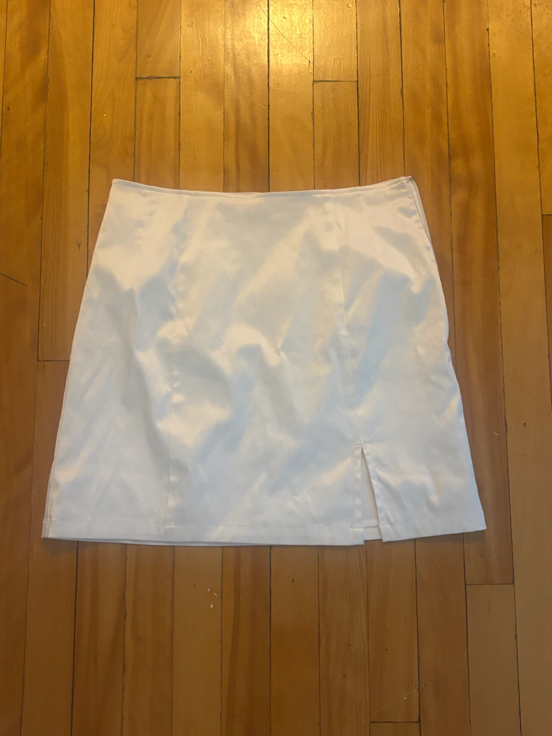 Glassons Short White Silk skirt