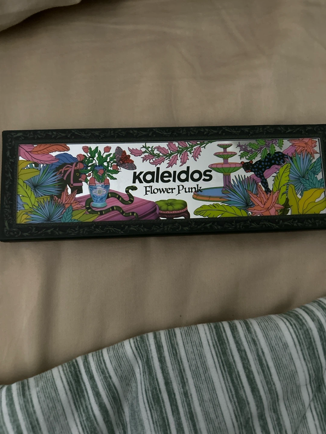 Kaleidos Flower Punk Eyeshadow Palette