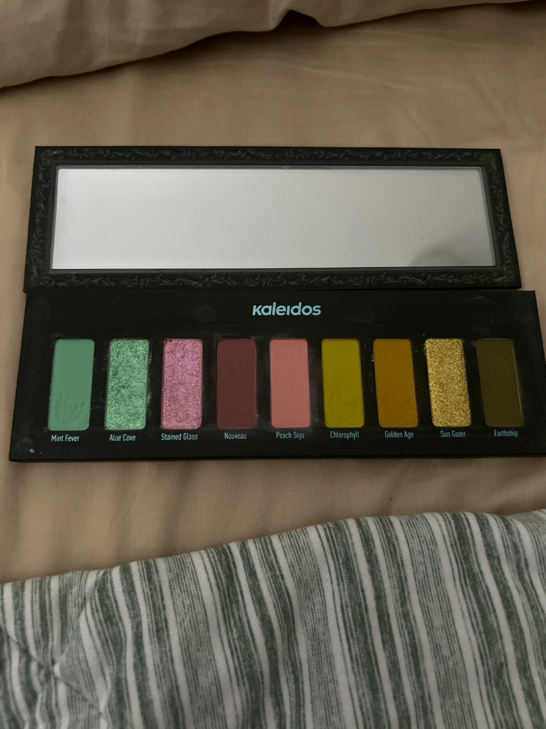 Kaleidos Flower Punk Eyeshadow Palette - photo 3