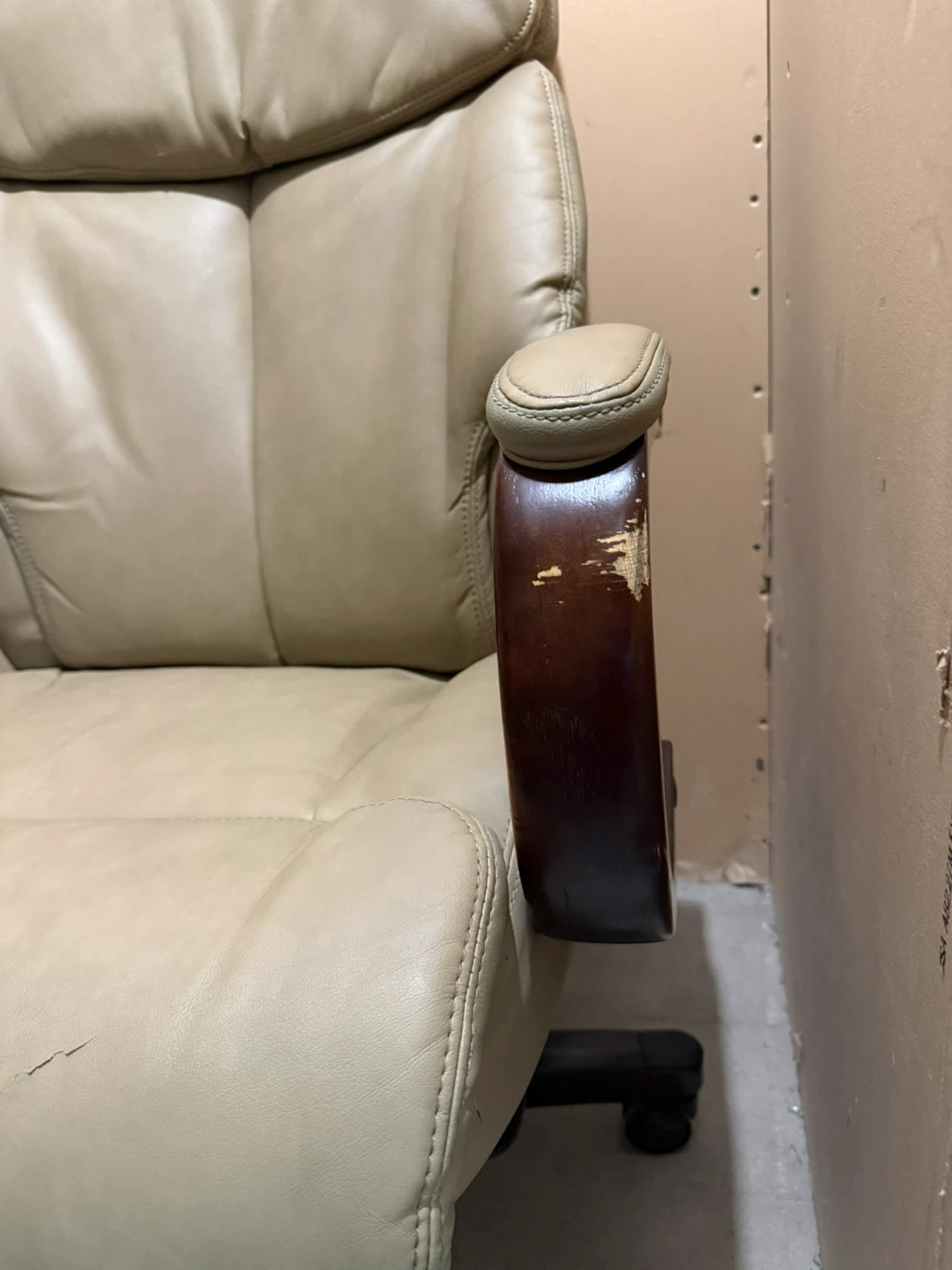 La-Z-Boy Executive Office Chair - Tan Leather - photo 5