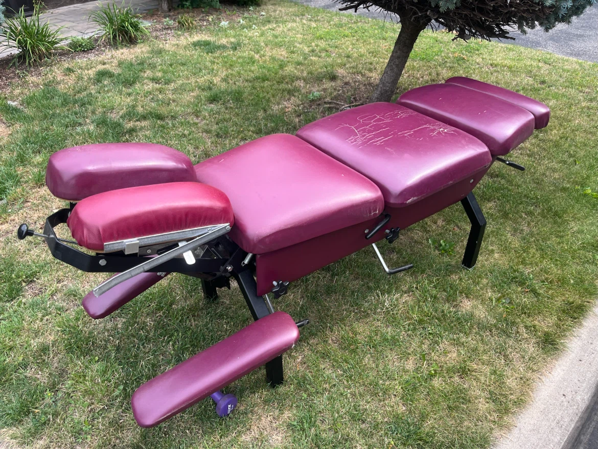 Chiro/massage/physio table