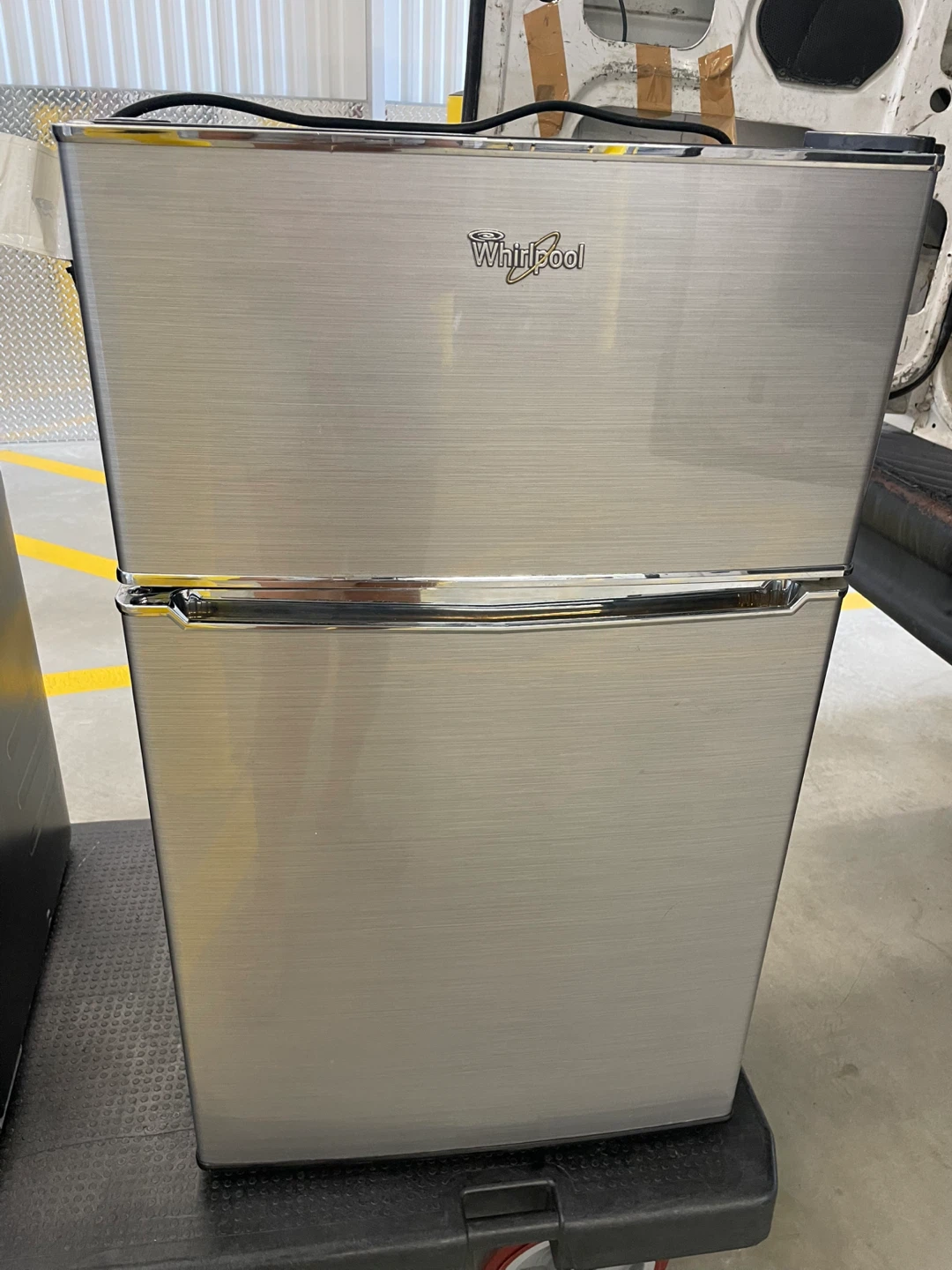 Whirlpool Compact Refrigerator dorm size 33inch high - photo 3