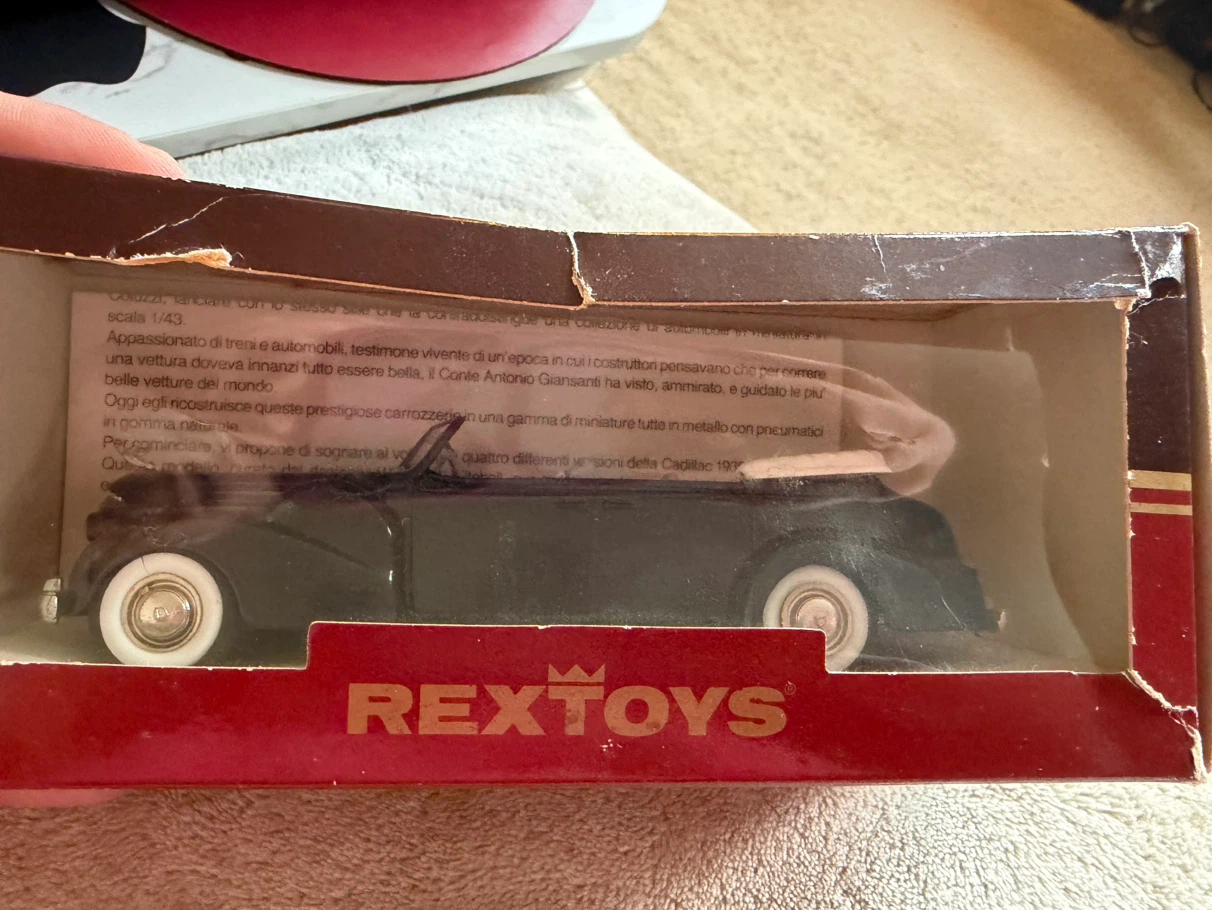 Rextoys CADILLAC V16 1938-1940 Torpedo Toy Car - photo 5