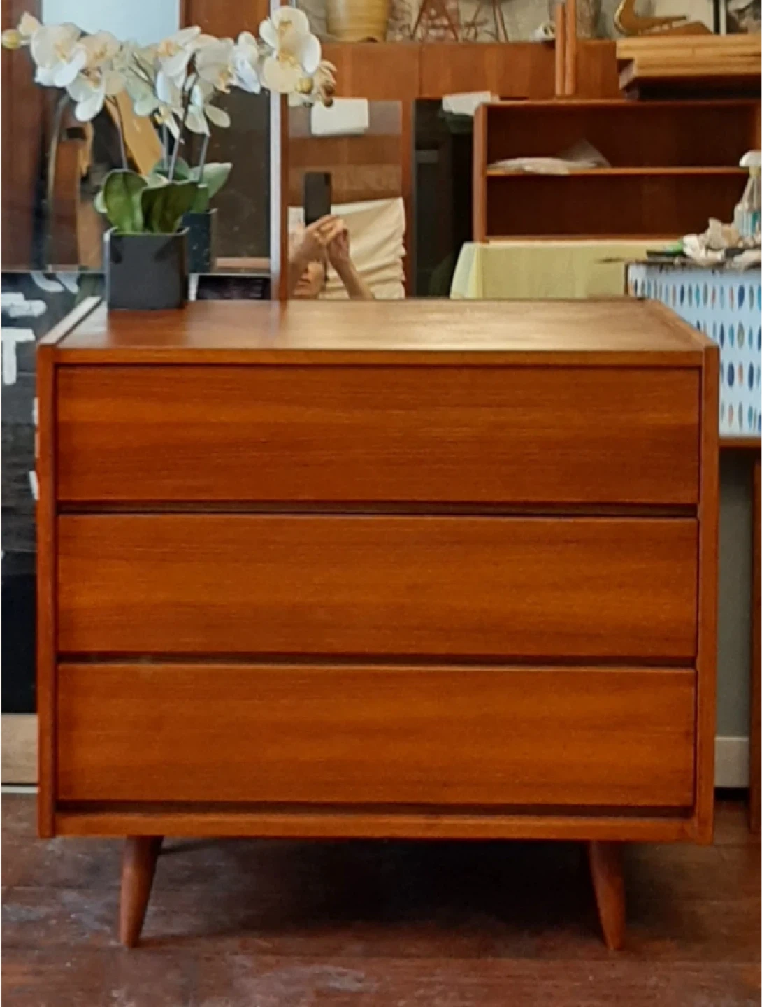 MCM Vintage Teak Dresser with 3 Drawers 🍁 - photo 2