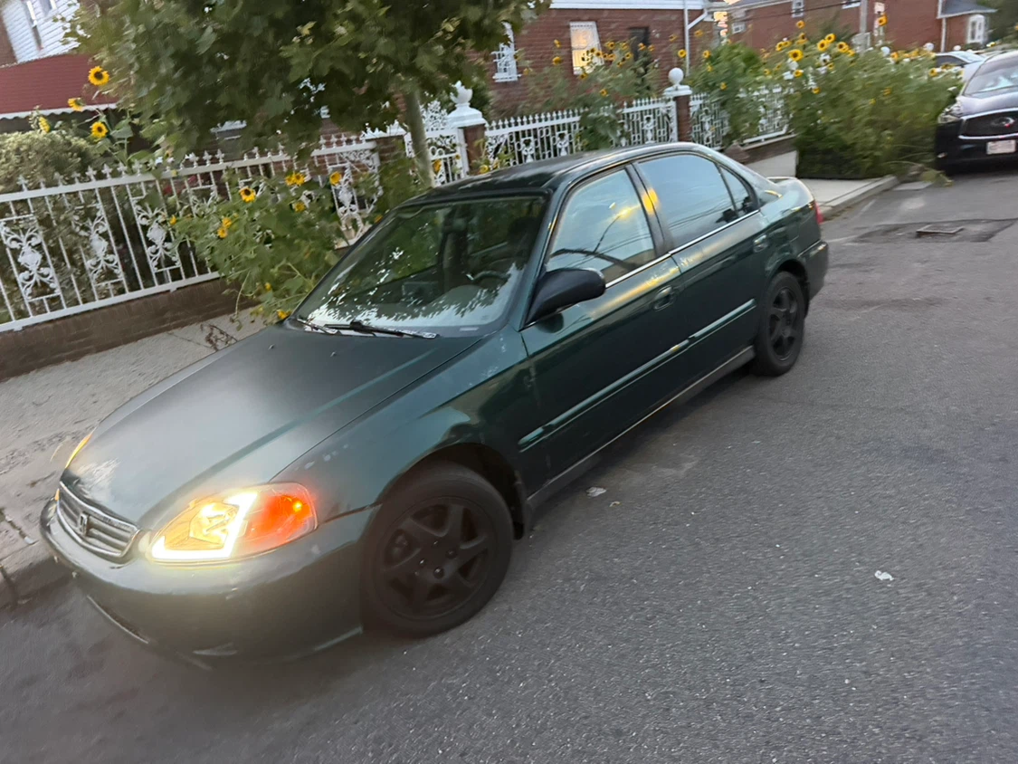 Green Honda Civic Sedan - photo 3
