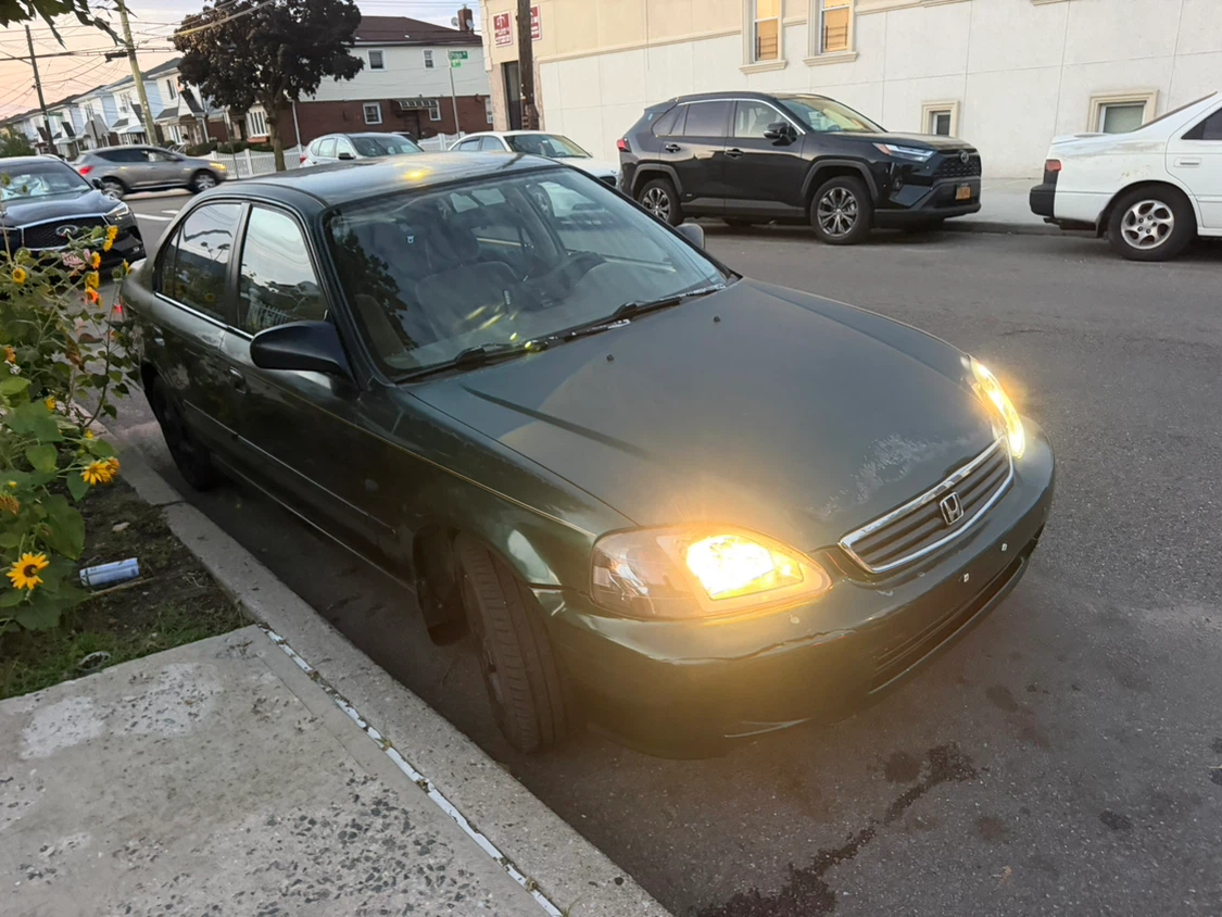 Green Honda Civic Sedan - photo 4