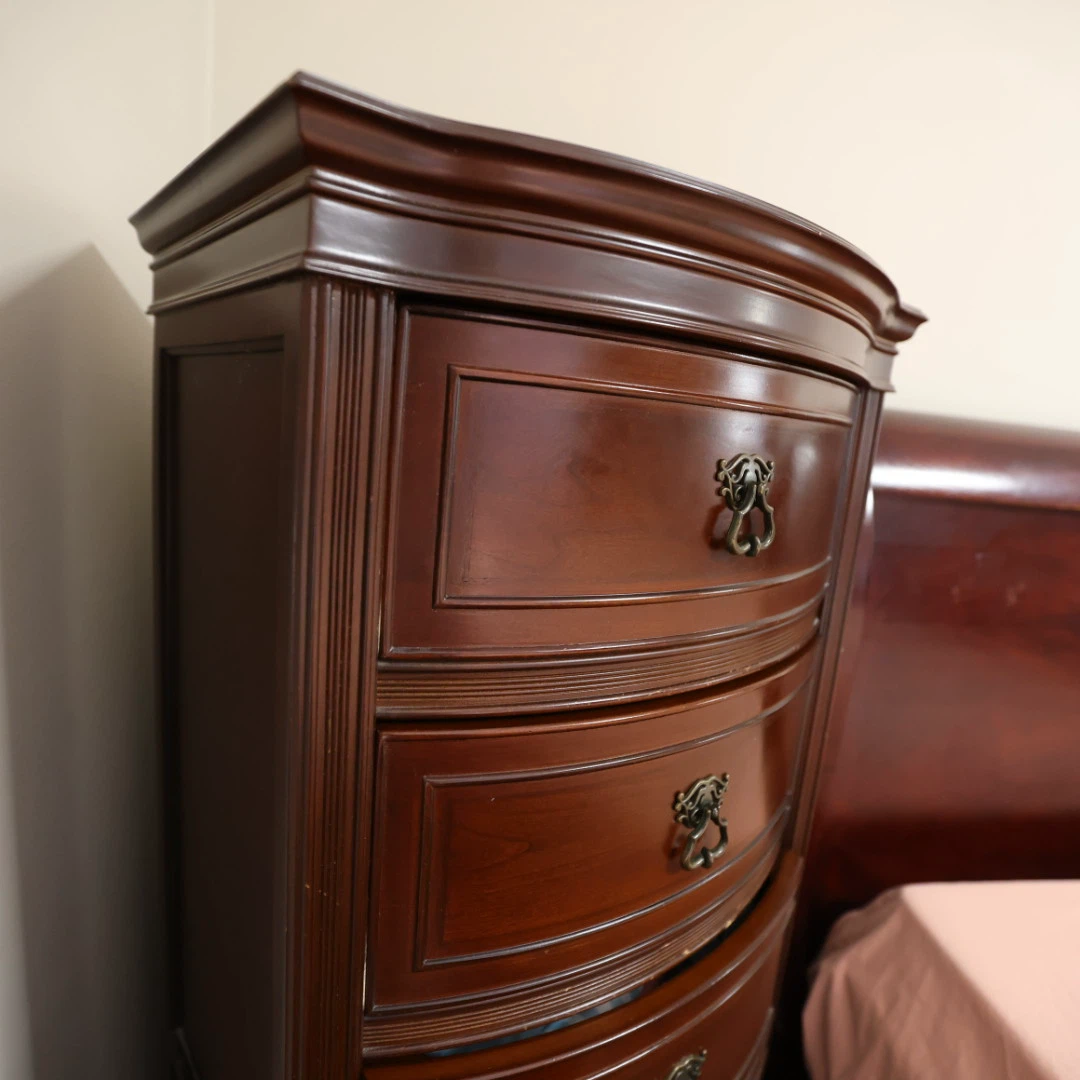 Bombay Company Chest of Drawers - photo 2
