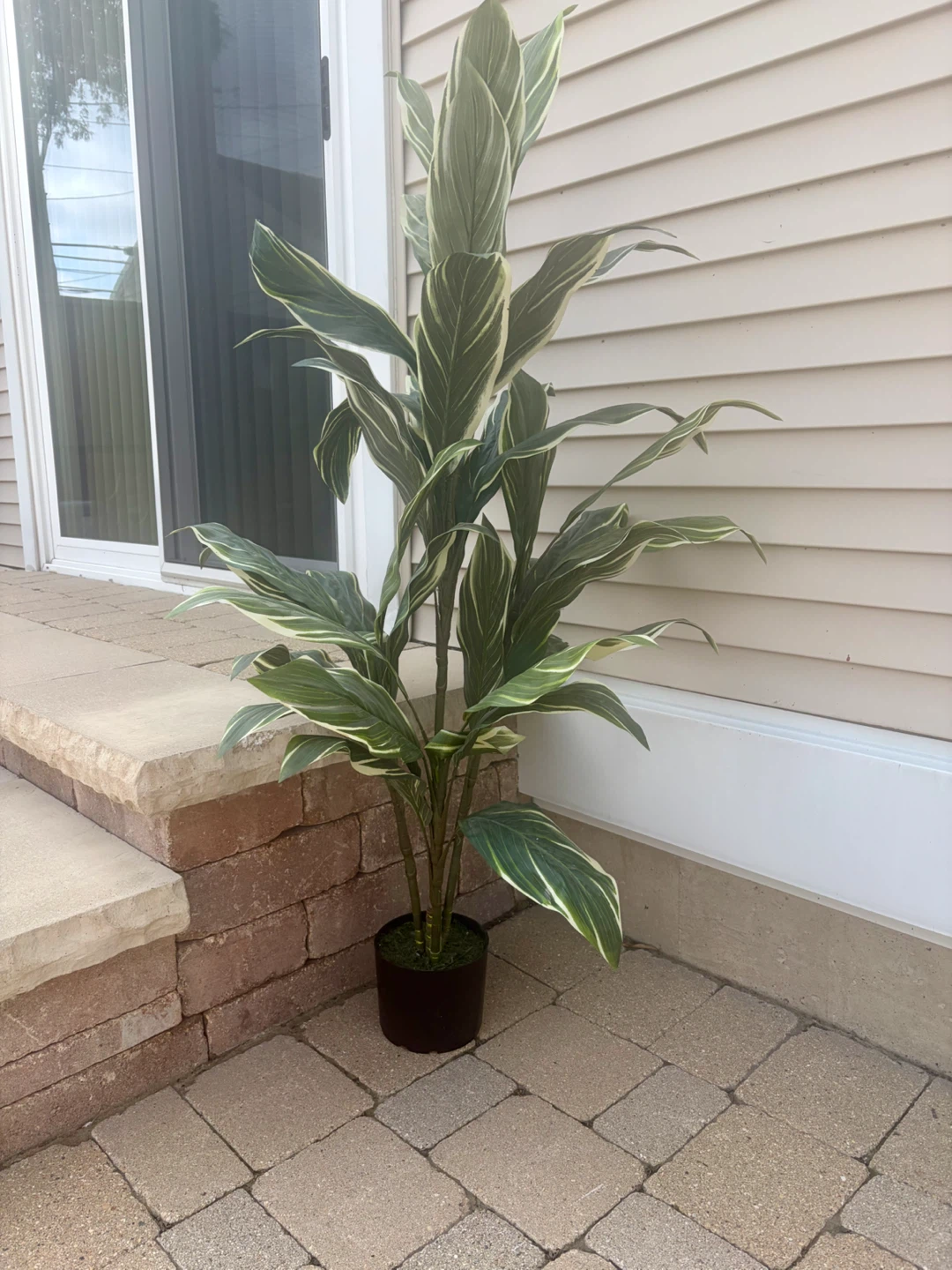 ARTIFICIAL TREE PLANT