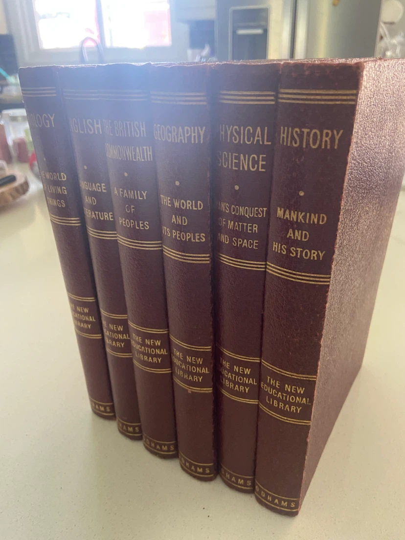VINTAGE Odhams The New Educational Library 6-Volume Book Set - photo 3
