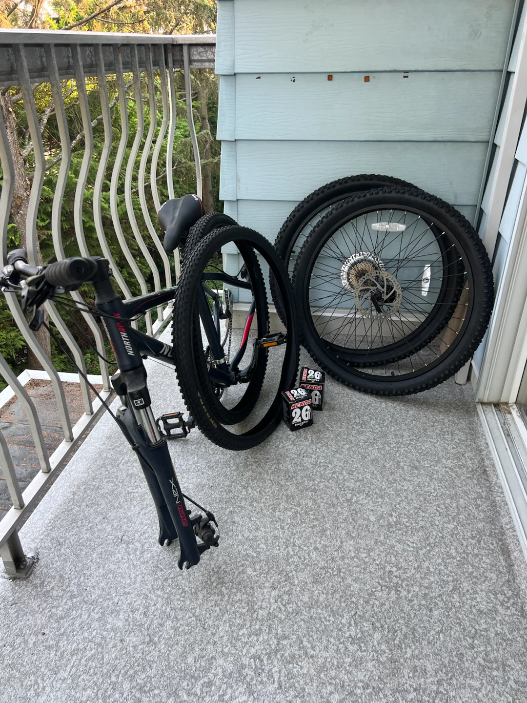 North Ridge Mountain Bike with Extra Wheels